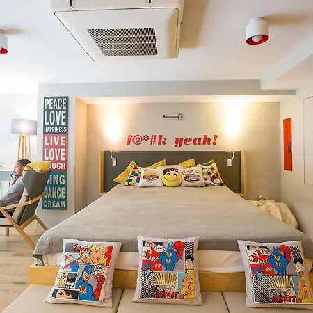 耶巴塞罗那旅舍