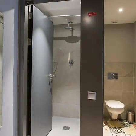 旅馆 耶巴塞罗那旅舍 *