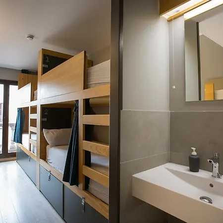 Yeah Hostal *