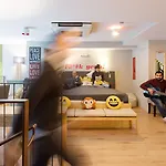 イェアー *